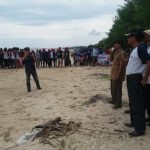 Puluhan Komunitas Bersihkan Pantai Nyamplung Tritunggal