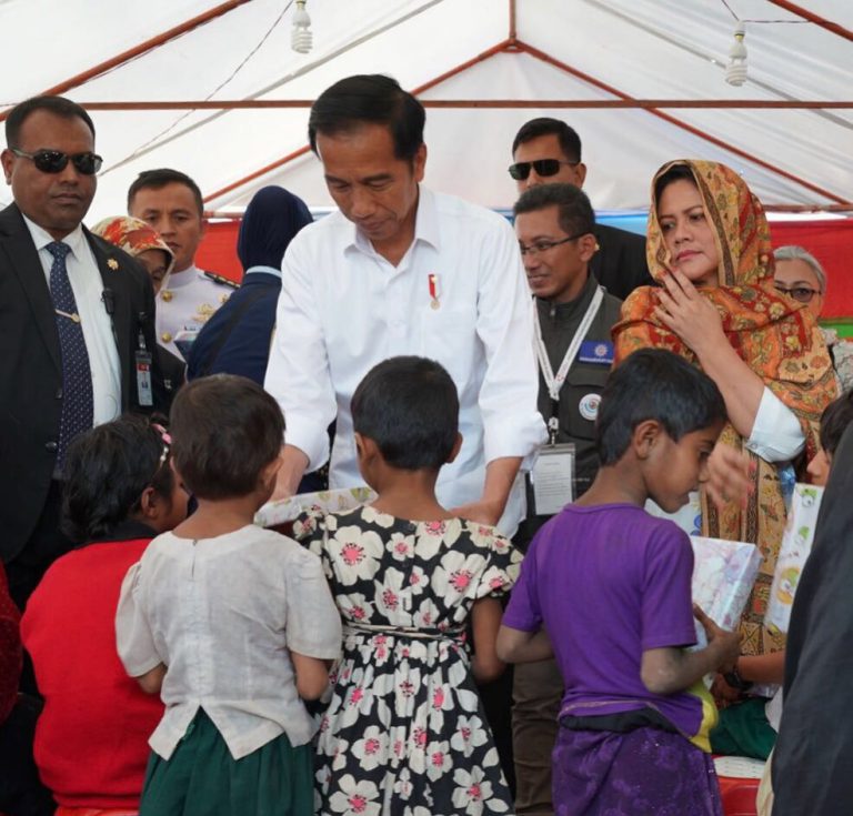 Presiden Kunjungi Kamp Pengungsian Rakhine State di Cox’s Bazar