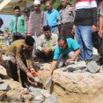 Letakkan Batu Pertama Pembangunan Masjid, Bupati Ingatkan Yang Ada Harus Dimanfaatkan Untuk Masjid