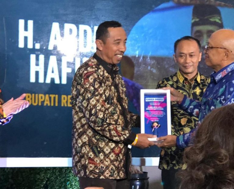 Bupati Rembang Raih Kanaga Award