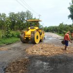 Pemkab Tambal Lubang Jalan Lingkar Tireman – Galonan Hari Ini