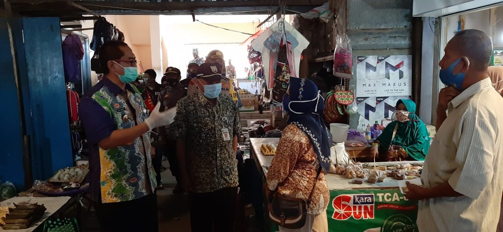 Pjs Bupati, Kapolres dan Dandim Sidak Protokol Kesehatan di Pasar Lasem